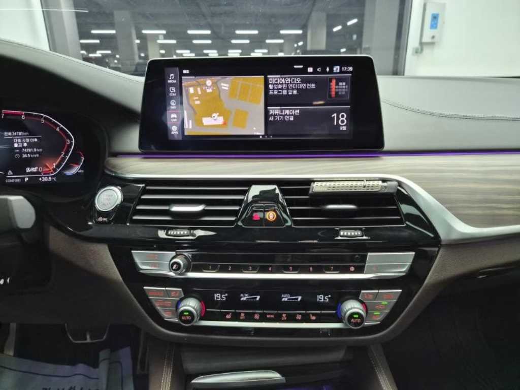 BMW 5시리즈 5시리즈 (G30) 520i M 스포츠 이미지 10
