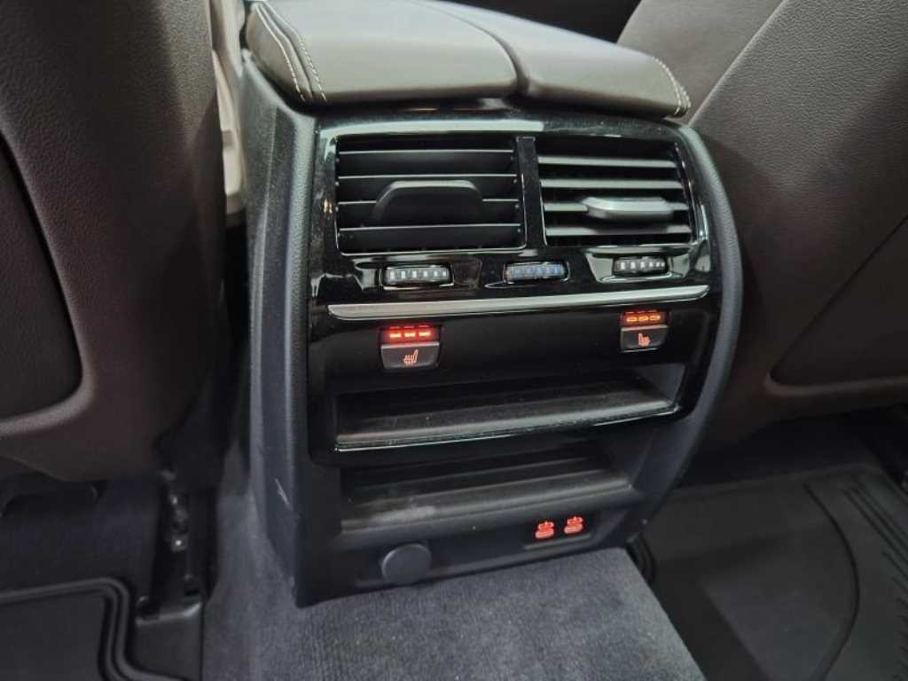 BMW 5시리즈 5시리즈 (G30) 520i M 스포츠 이미지 17
