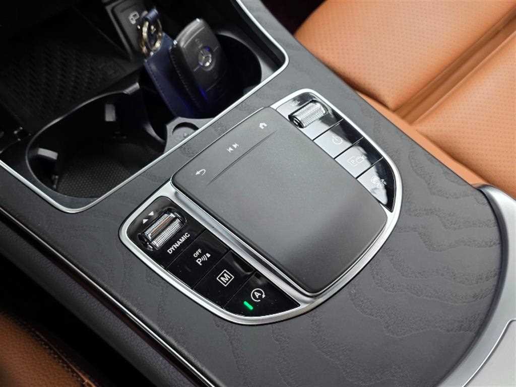 벤츠 GLC 클래스 GLC클래스 X253 GLC 220 d 4MATIC 쿠페 이미지 17
