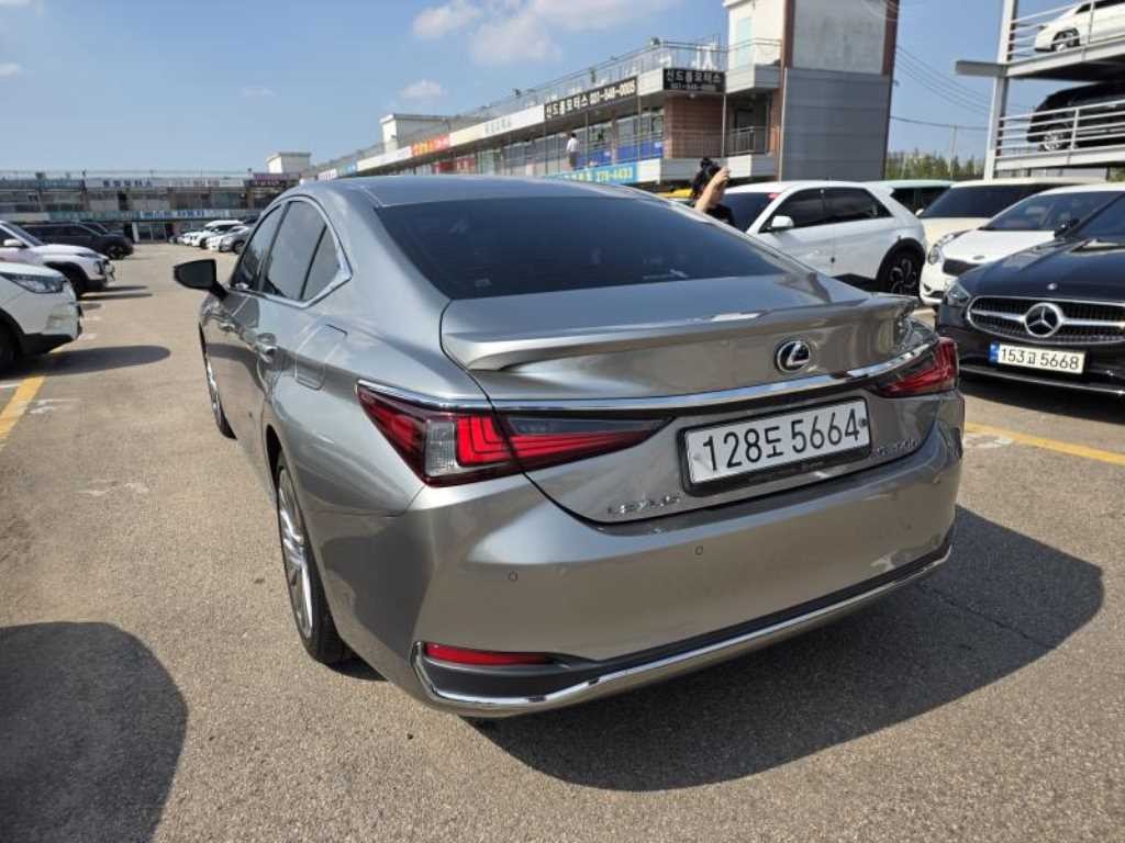 렉서스 ES ES300h 7세대 이그제큐티브 이미지 4