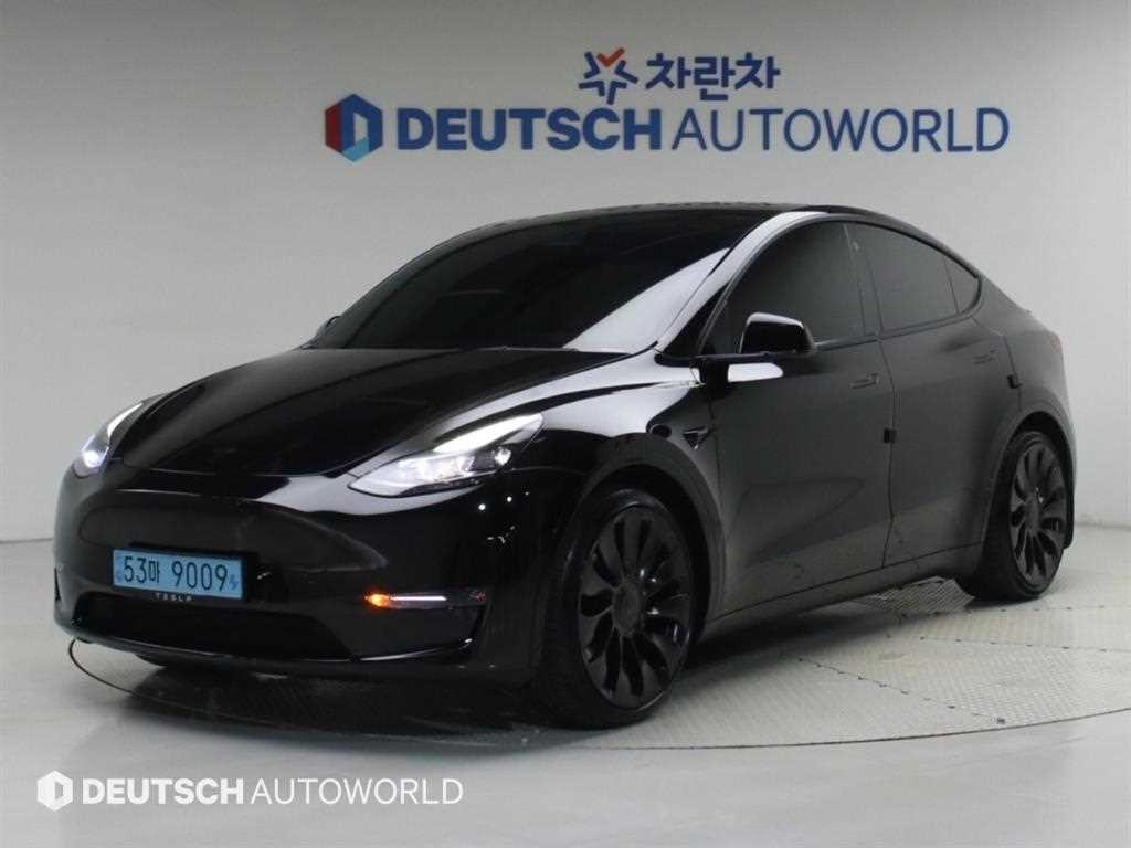 테슬라 모델 Y 퍼포먼스 이미지 1
