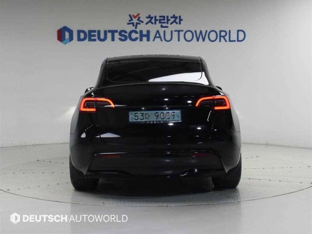 테슬라 모델 Y 퍼포먼스 이미지 4