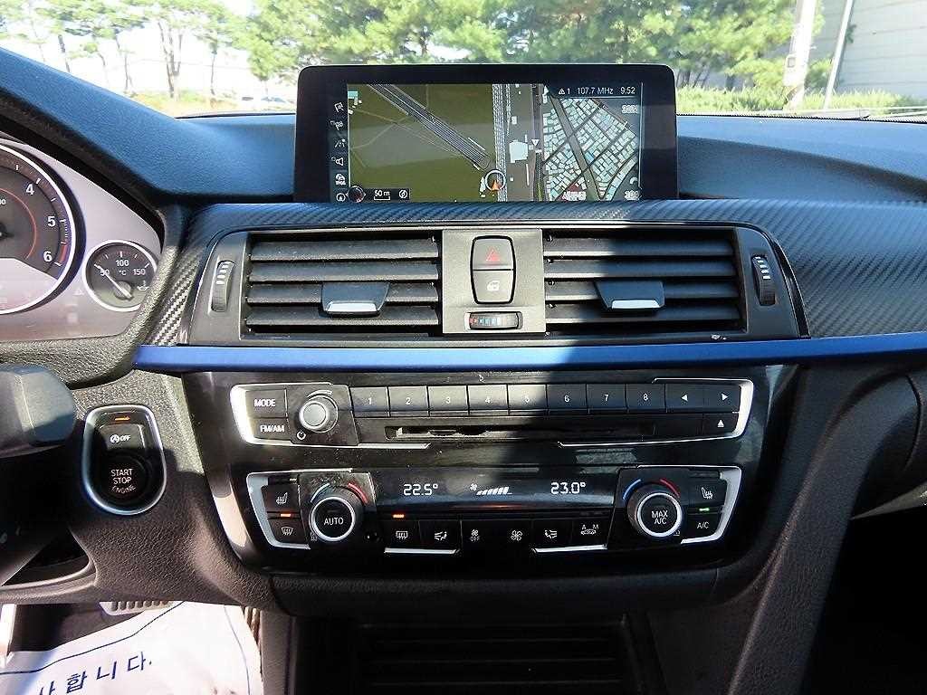 BMW 3시리즈 3시리즈 (F30) 320d M 스포츠 이미지 13