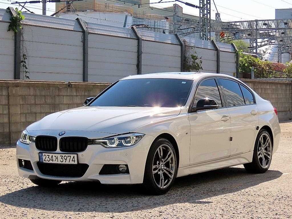 BMW 3시리즈 3시리즈 (F30) 320d M 스포츠 이미지 2