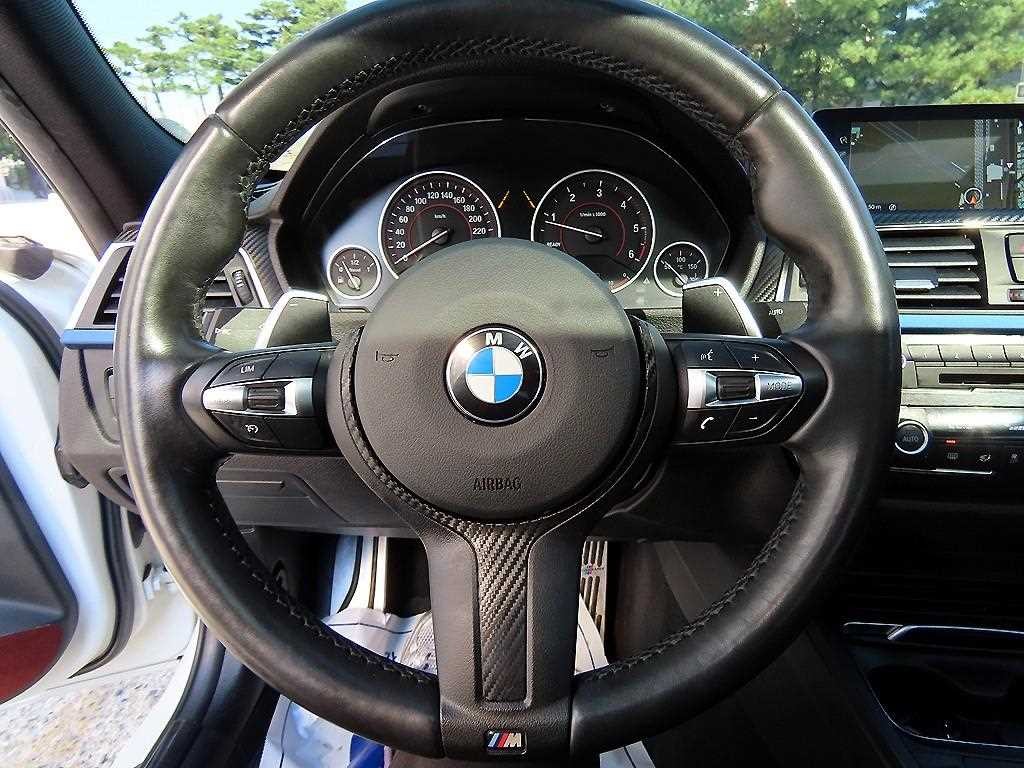BMW 3시리즈 3시리즈 (F30) 320d M 스포츠 이미지 8