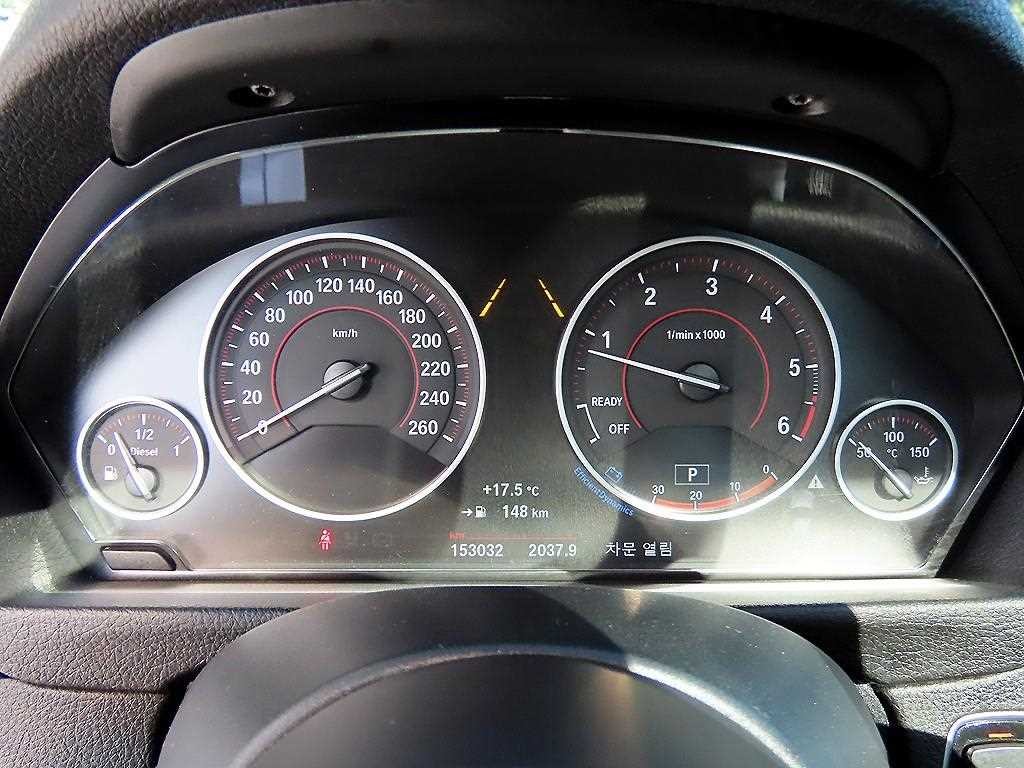 BMW 3시리즈 3시리즈 (F30) 320d M 스포츠 이미지 9
