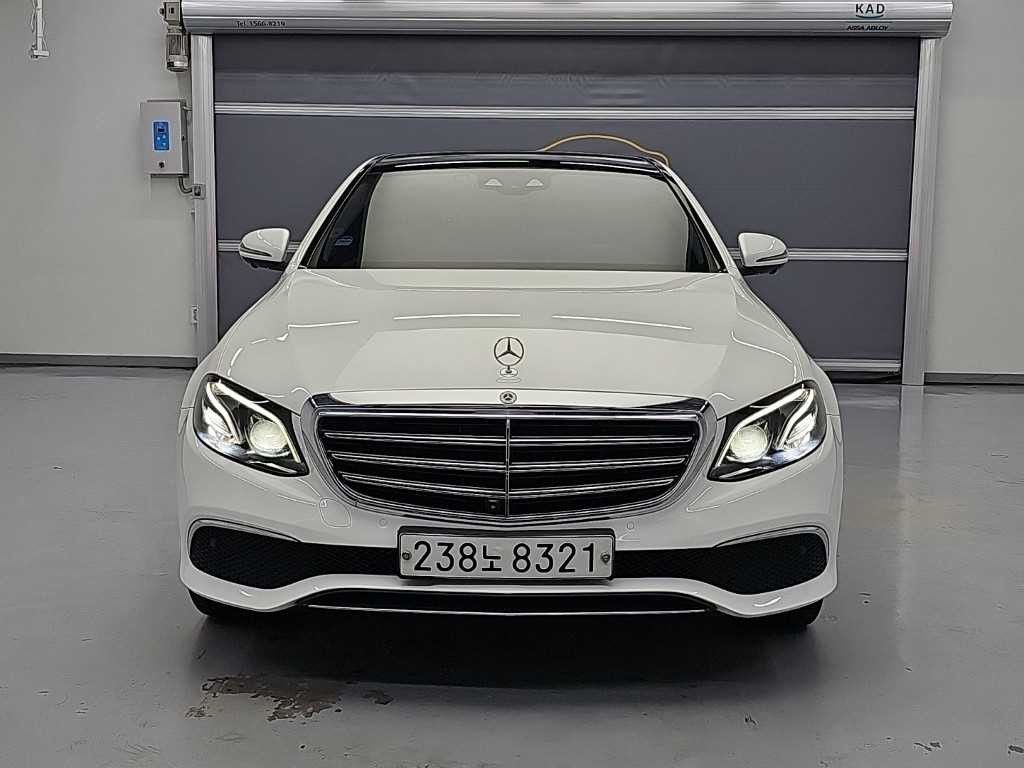 벤츠 E 클래스 E-클래스 W213 E300e 익스클루시브 이미지 2
