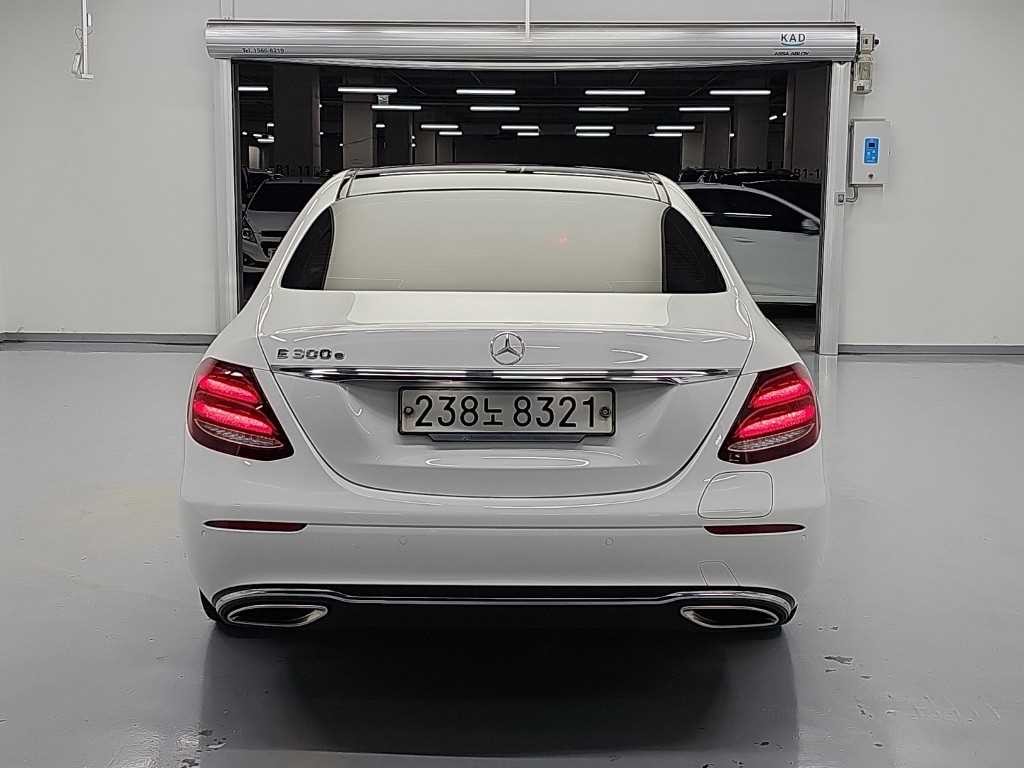 벤츠 E 클래스 E-클래스 W213 E300e 익스클루시브 이미지 3