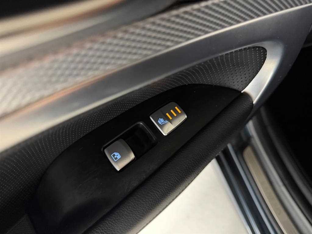 제네시스 G70 더 뉴 G70 가솔린 2.0T 4WD 기본형 이미지 18