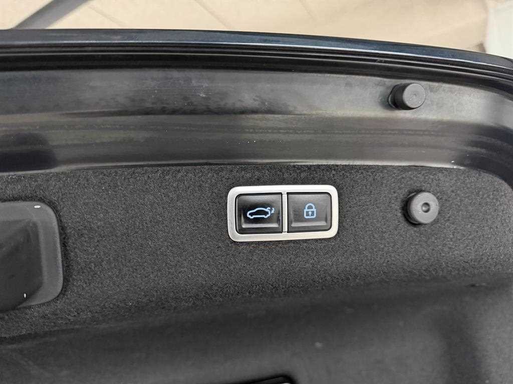제네시스 G70 더 뉴 G70 가솔린 2.0T 4WD 기본형 이미지 4