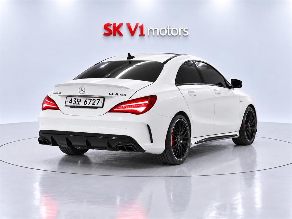벤츠 CLA 클래스 CLA클래스 CLA 45 AMG 4MATIC 이미지 4