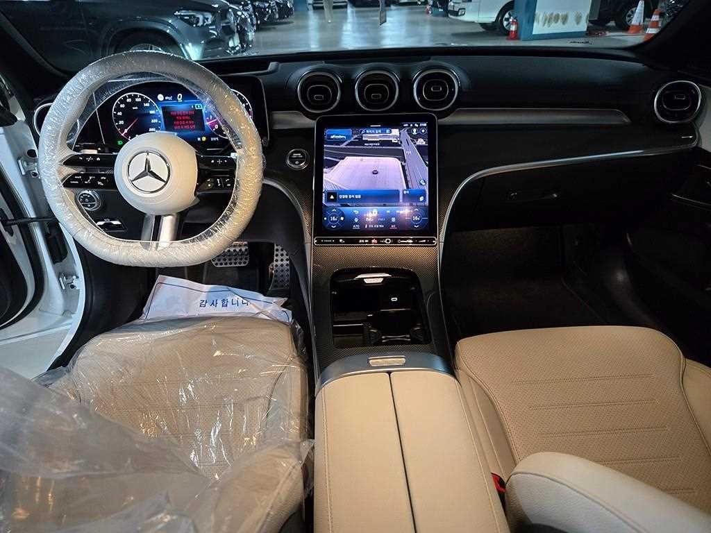 벤츠 C 클래스 C클래스 W206 C300 4MATIC AMG 라인 이미지 1