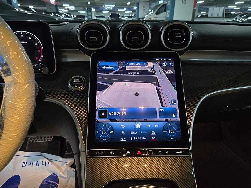 벤츠 C 클래스 C클래스 W206 C300 4MATIC AMG 라인 이미지 10