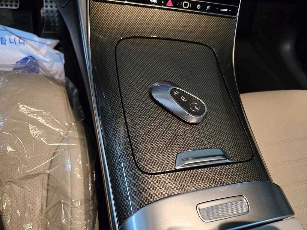 벤츠 C 클래스 C클래스 W206 C300 4MATIC AMG 라인 이미지 12