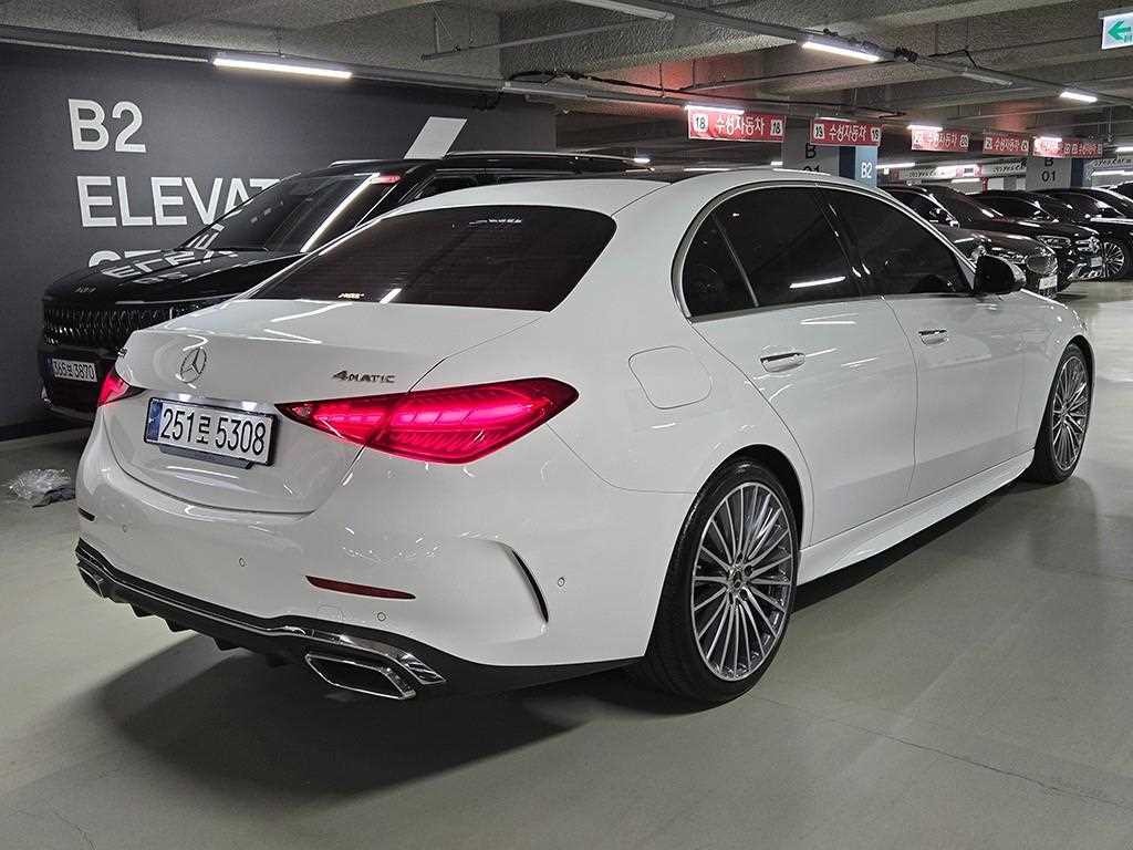 벤츠 C 클래스 C클래스 W206 C300 4MATIC AMG 라인 이미지 4