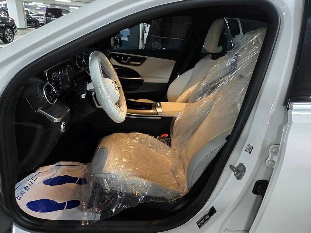 벤츠 C 클래스 C클래스 W206 C300 4MATIC AMG 라인 이미지 6