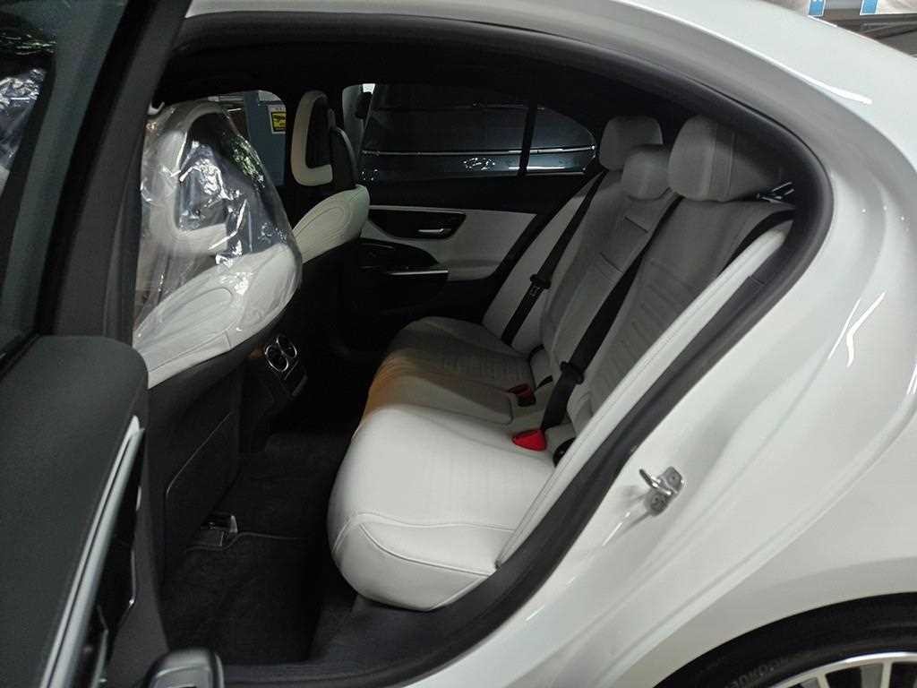 벤츠 C 클래스 C클래스 W206 C300 4MATIC AMG 라인 이미지 7