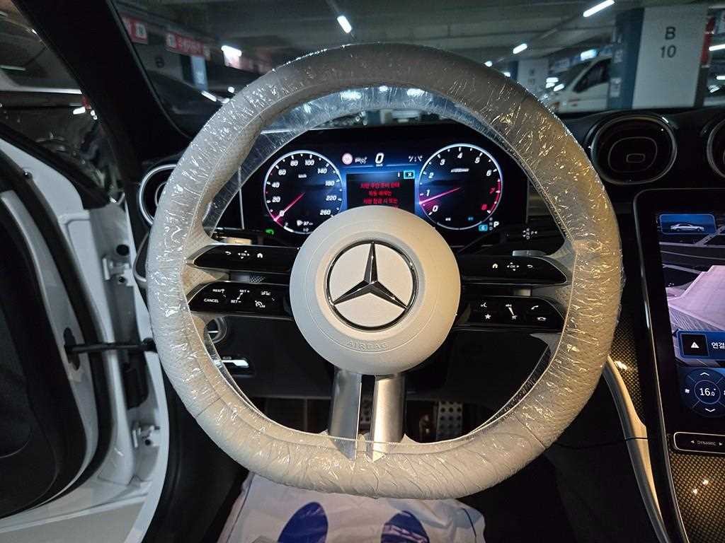 벤츠 C 클래스 C클래스 W206 C300 4MATIC AMG 라인 이미지 8