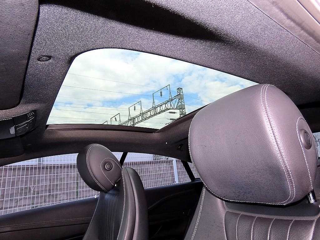 벤츠 E 클래스 E-클래스 W213 E220d 쿠페 이미지 17