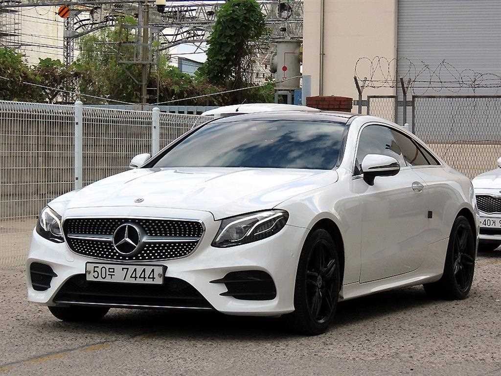 벤츠 E 클래스 E-클래스 W213 E220d 쿠페 이미지 2
