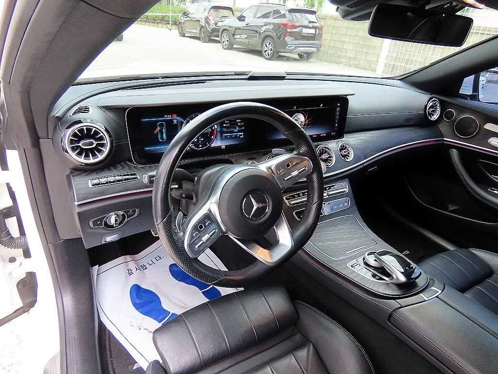 벤츠 E 클래스 E-클래스 W213 E220d 쿠페 이미지 7