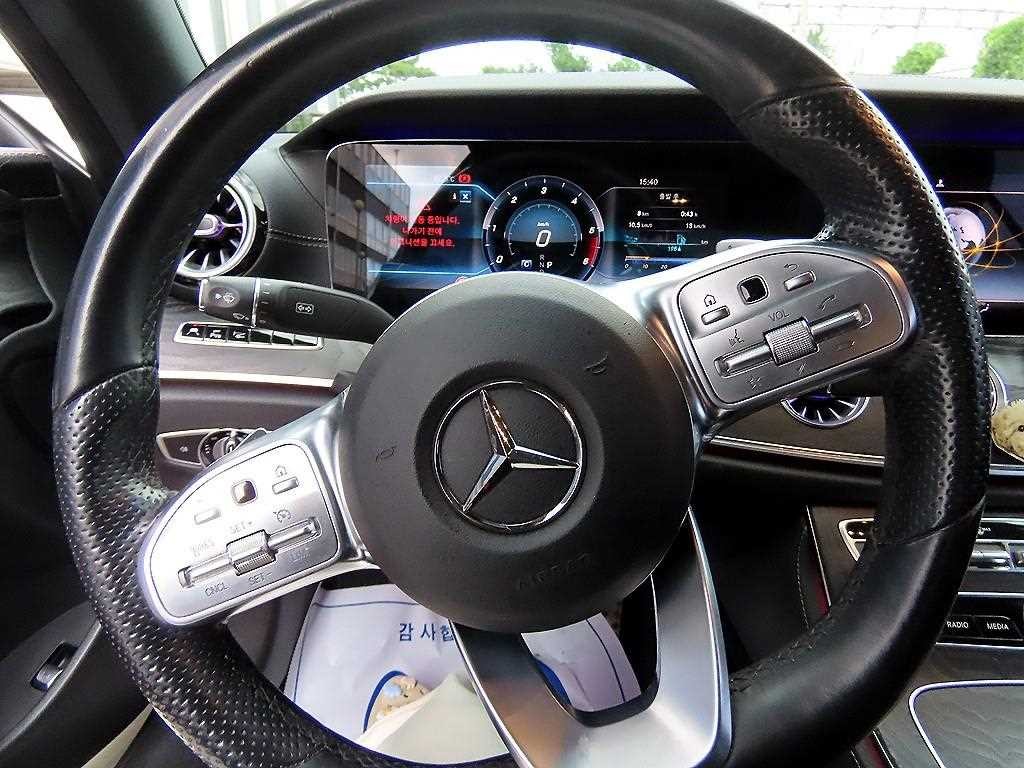 벤츠 E 클래스 E-클래스 W213 E220d 쿠페 이미지 8