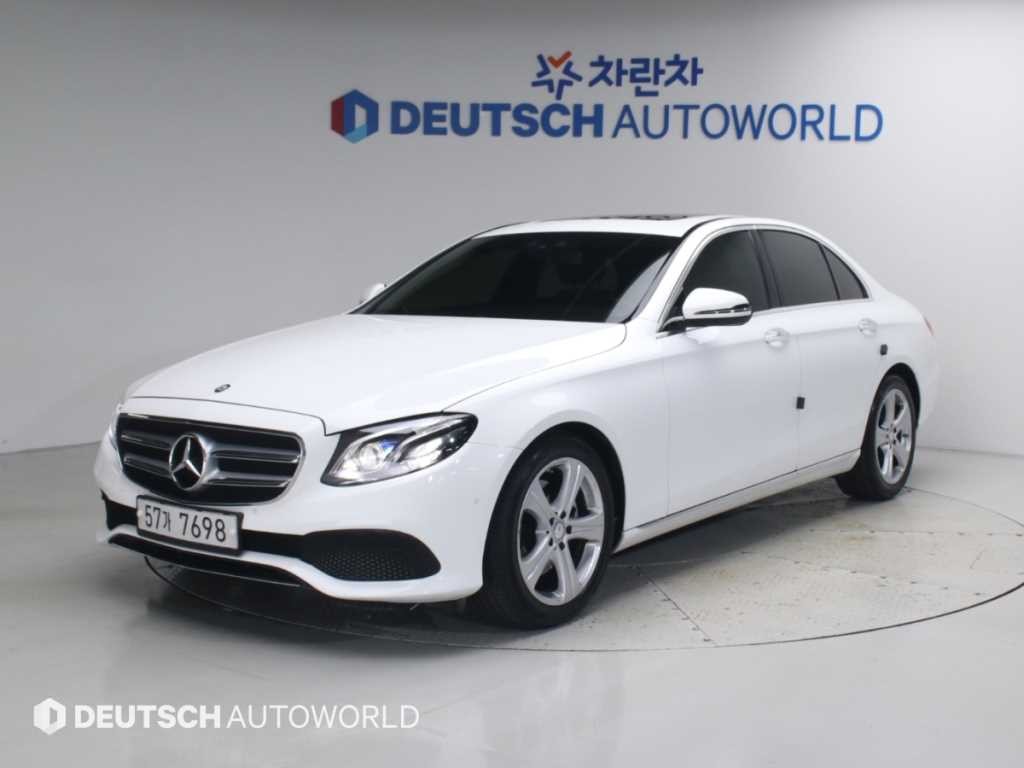 벤츠 E 클래스 E-클래스 W213 E220d 아방가르드 이미지 1