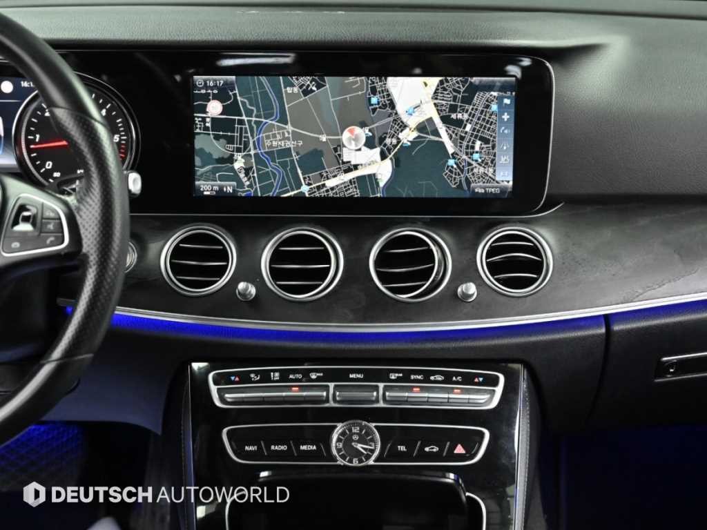벤츠 E 클래스 E-클래스 W213 E220d 아방가르드 이미지 14