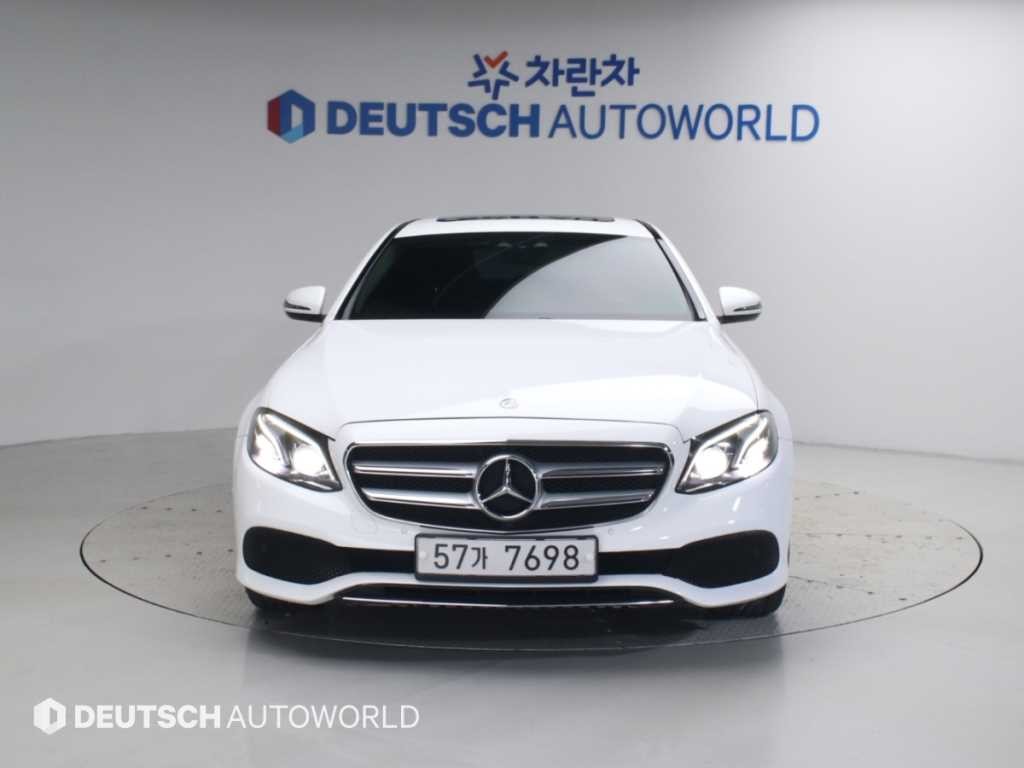 벤츠 E 클래스 E-클래스 W213 E220d 아방가르드 이미지 3
