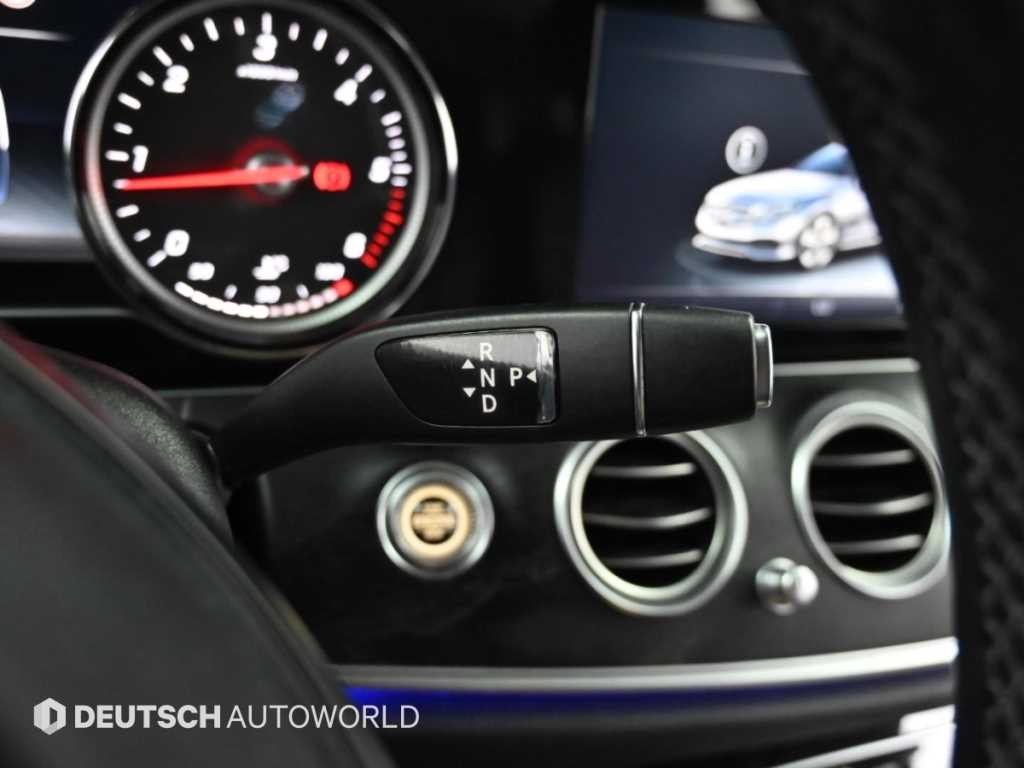 벤츠 E 클래스 E-클래스 W213 E220d 아방가르드 이미지 9