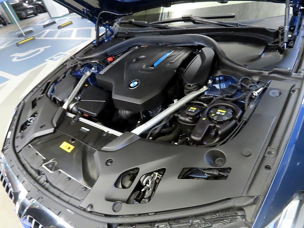 BMW 5시리즈 5시리즈 (G30) 530e M 스포츠 이미지 19