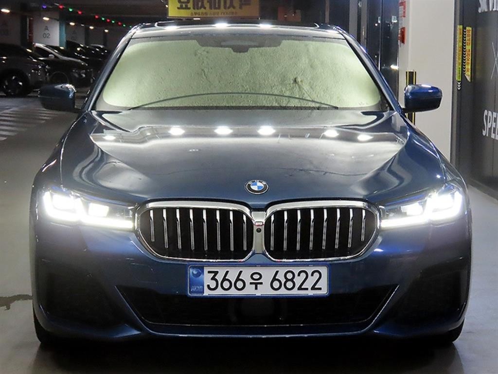 BMW 5시리즈 5시리즈 (G30) 530e M 스포츠 이미지 2