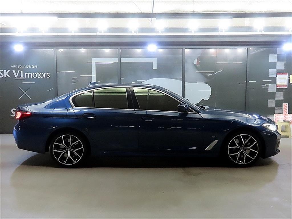 BMW 5시리즈 5시리즈 (G30) 530e M 스포츠 이미지 3