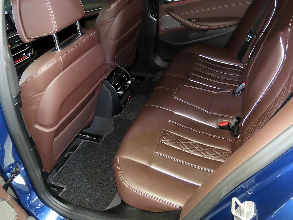 BMW 5시리즈 5시리즈 (G30) 530e M 스포츠 이미지 7