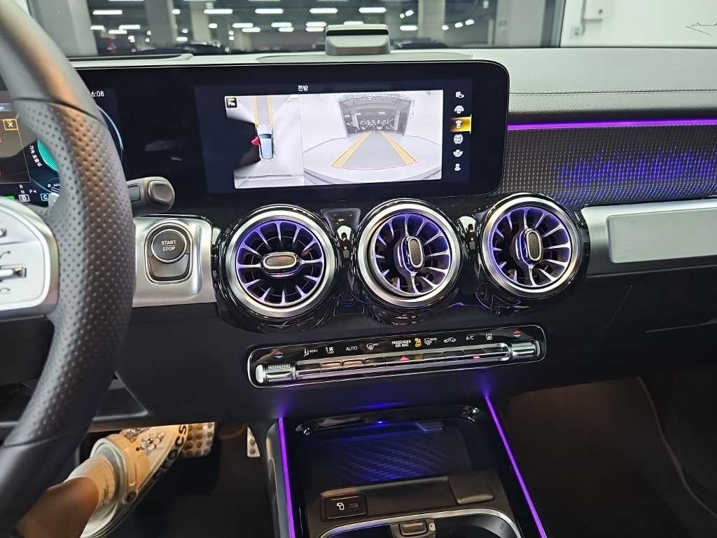 벤츠 EQB EQB (X243) EQB 300 4MATIC AMG 라인 이미지 10