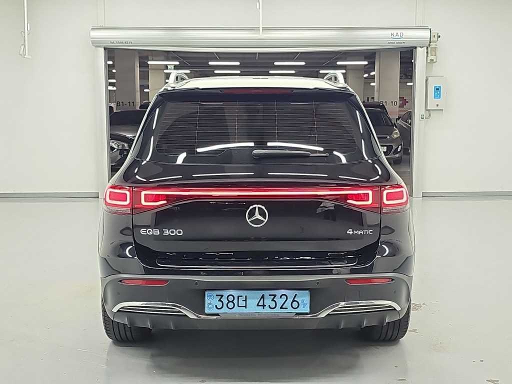 벤츠 EQB EQB (X243) EQB 300 4MATIC AMG 라인 이미지 3
