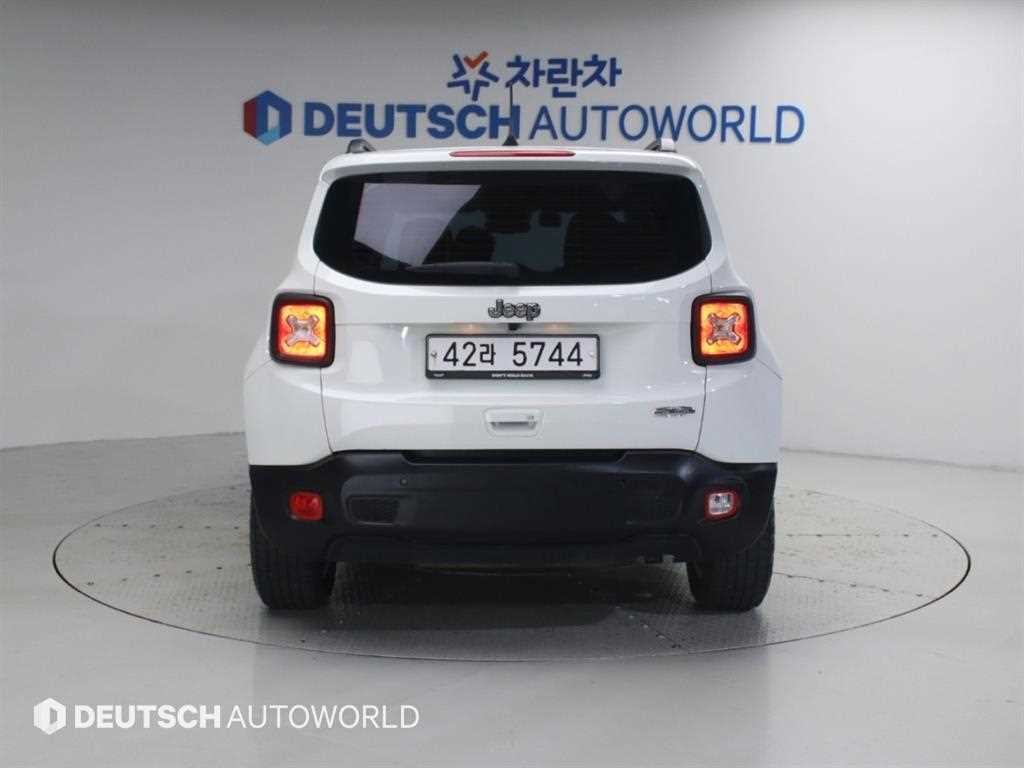 지프 레니게이드 2.4 론지튜드 하이 이미지 4