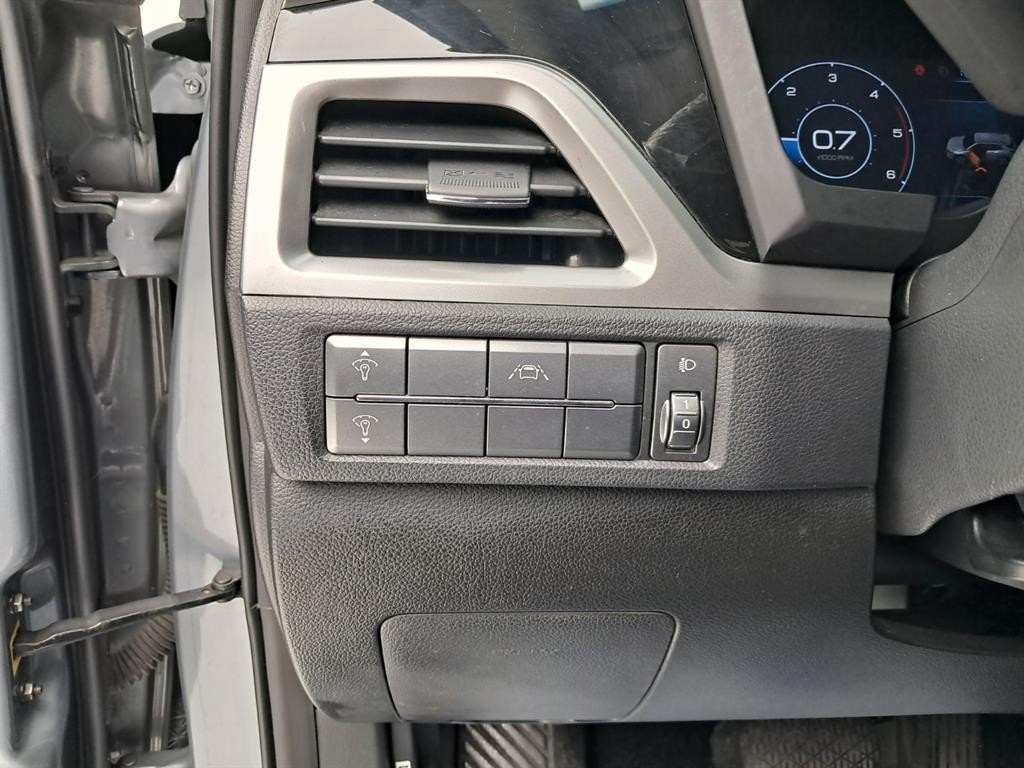 KG모빌리티(쌍용) 코란도 뷰티풀코란도 2WD 가솔린 1.5 C3 플러스 이미지 13