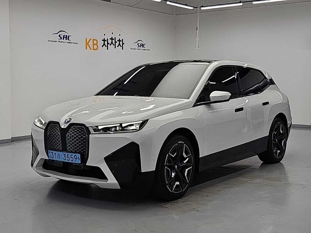 BMW iX xDrive 50 스포츠 플러스 이미지 1