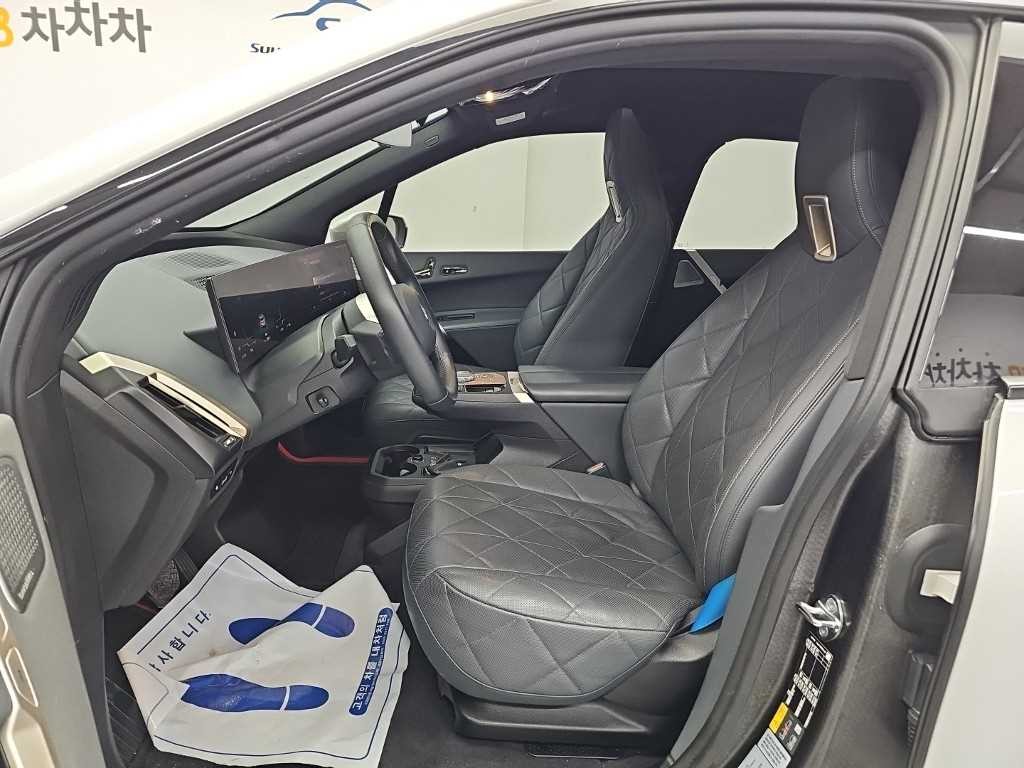 BMW iX xDrive 50 스포츠 플러스 이미지 11