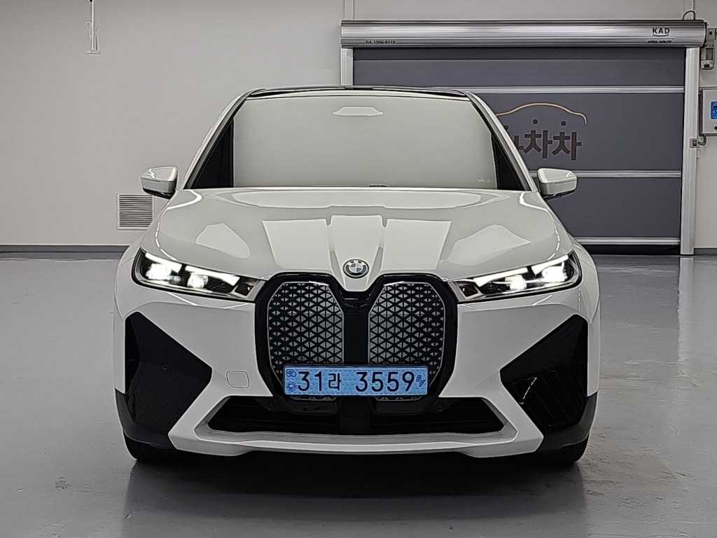 BMW iX xDrive 50 스포츠 플러스 이미지 2