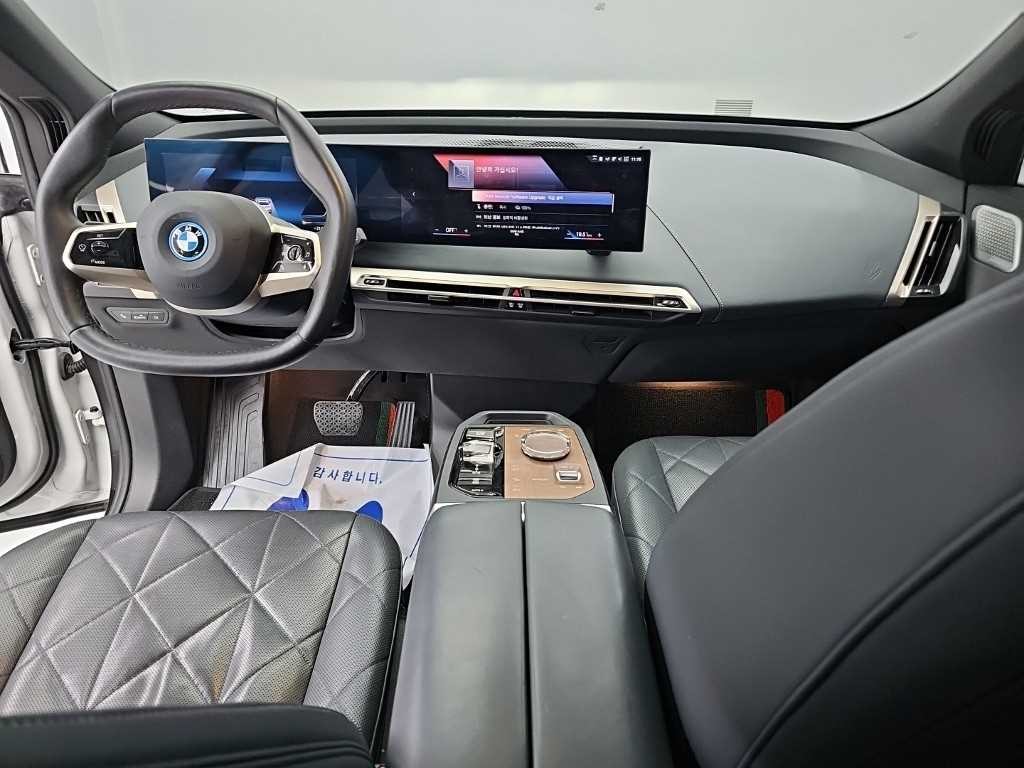 BMW iX xDrive 50 스포츠 플러스 이미지 7