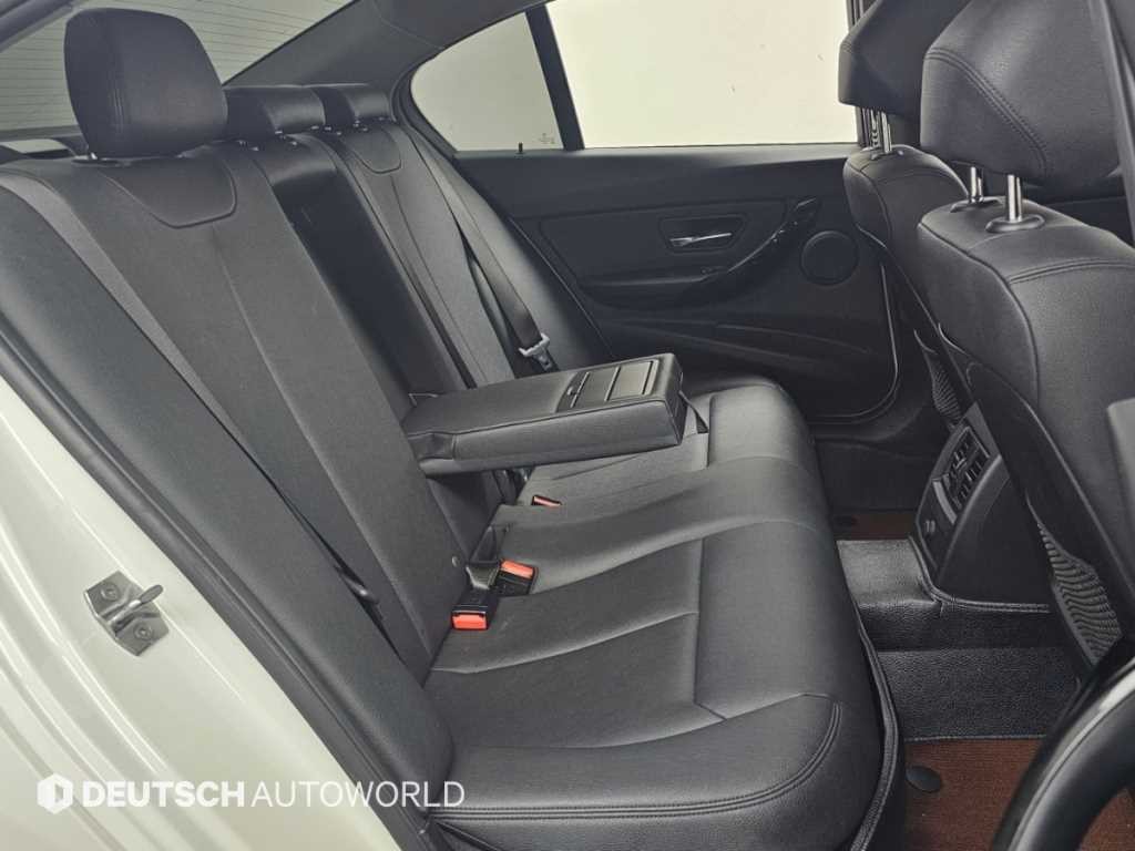 BMW 3시리즈 3시리즈 (F30) 320d 이미지 12