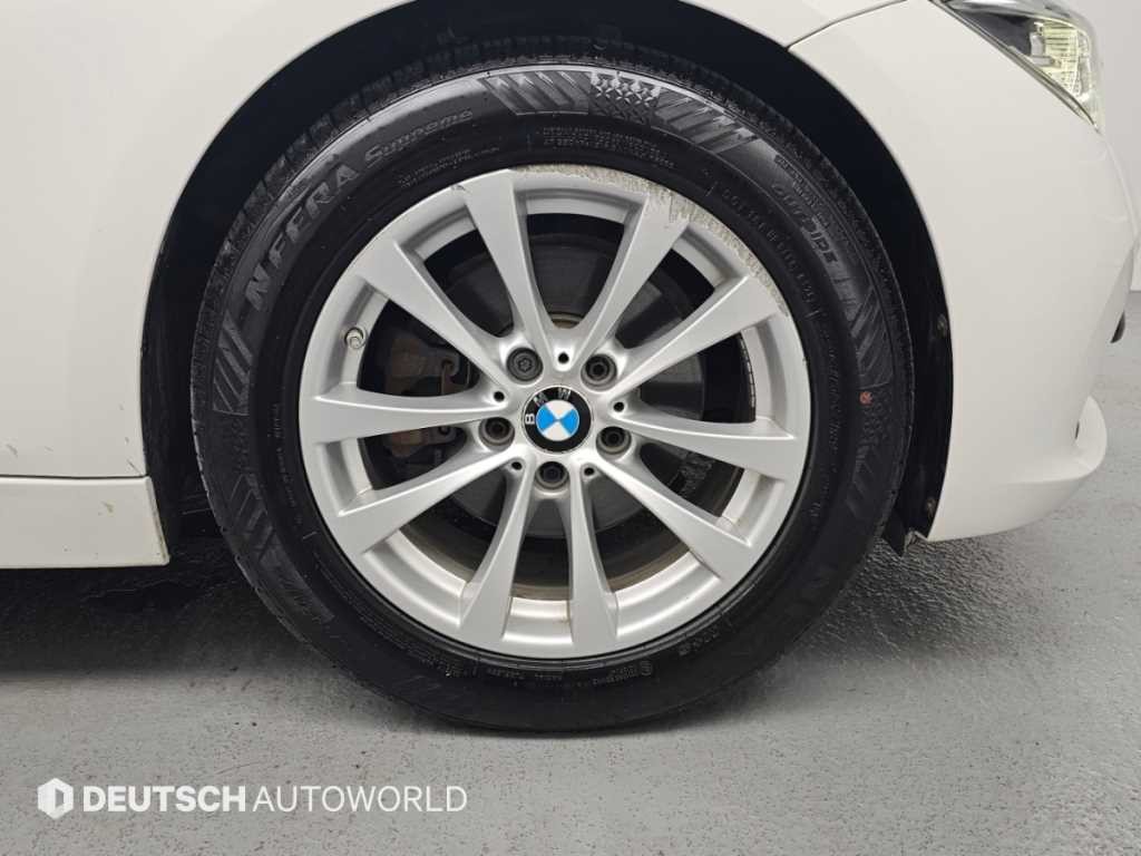 BMW 3시리즈 3시리즈 (F30) 320d 이미지 5