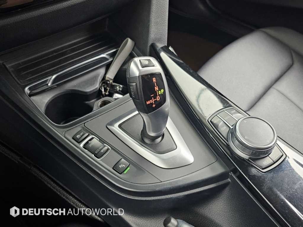 BMW 3시리즈 3시리즈 (F30) 320d 이미지 9