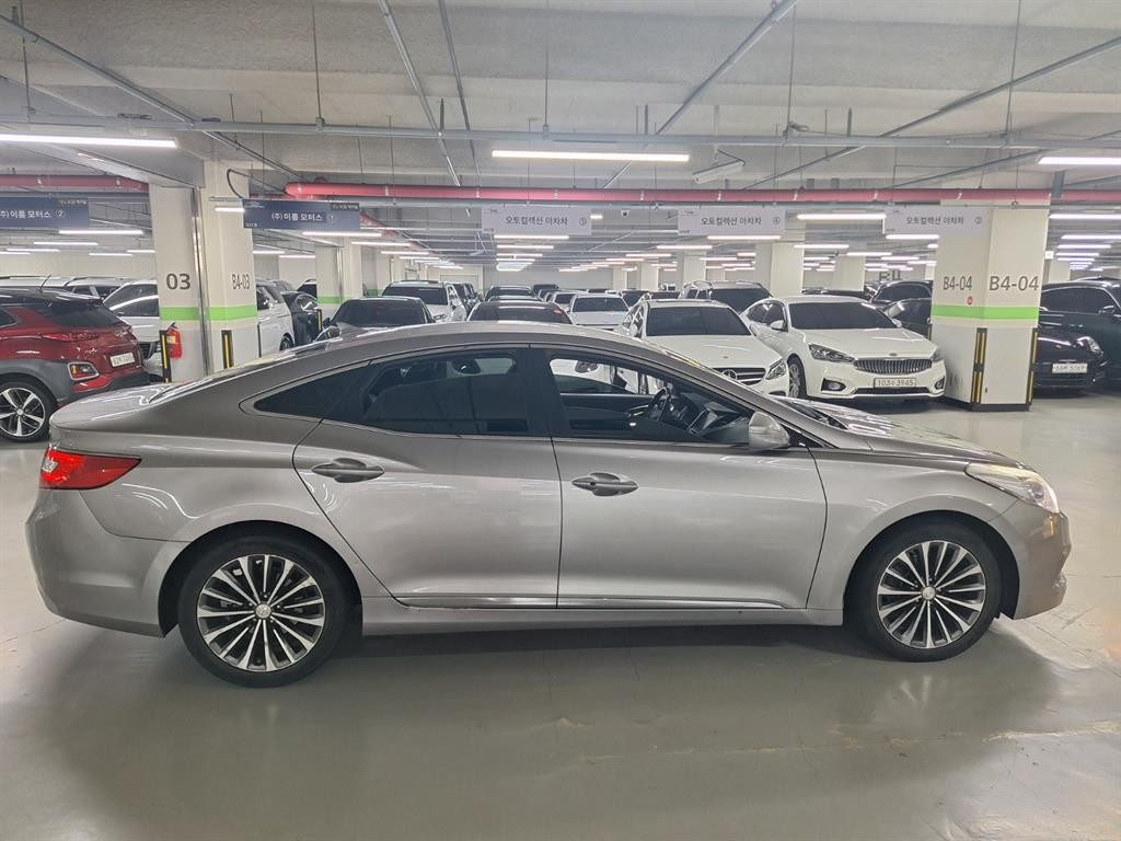 현대 그랜저 그랜저 HG HG300 EXCLUSIVE 기본형 이미지 3