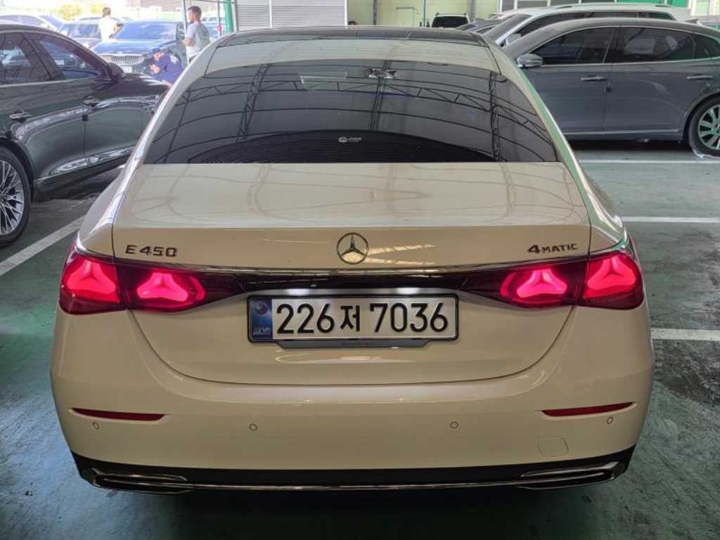 벤츠 E 클래스 E-클래스 W214 E450 4MATIC 익스클루시브 이미지 3
