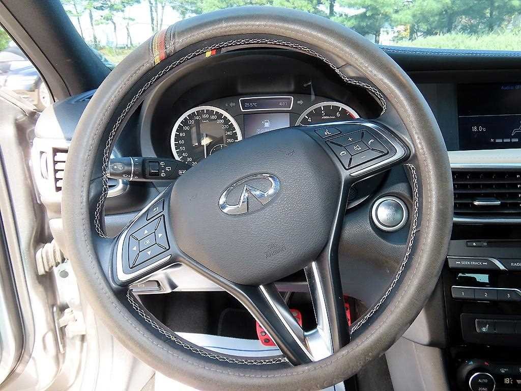 인피니티 Q Q30 2.0 에센셜 이미지 8