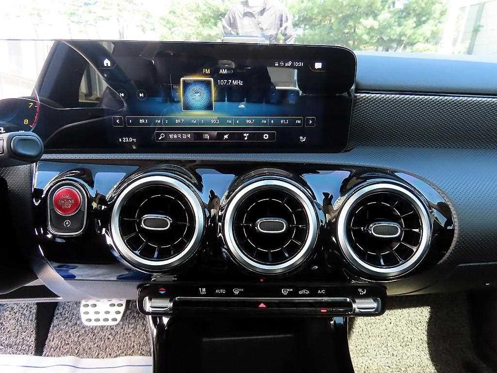 벤츠 A 클래스 A클래스 W177 A220 세단 이미지 13
