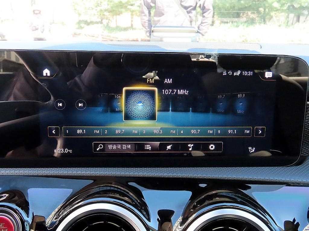 벤츠 A 클래스 A클래스 W177 A220 세단 이미지 14